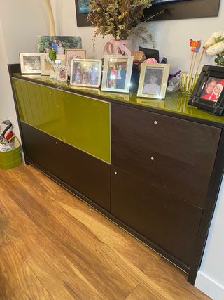 Aparador verde lacado y madera