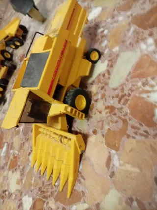 Tractor de Juguete Amarillo