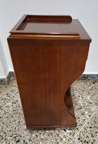 Mesita auxiliar de madera antigua