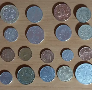 Monedas y billetes extranjeros antiguos y actuales