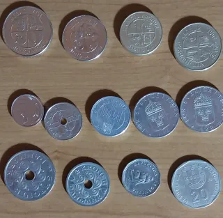 Monedas y billetes extranjeros antiguos y actuales