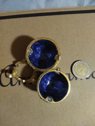 Pequeño joyero/pastillero morado y dorado