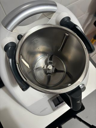 ThermomixTM5 + dos bolsas de viaje.