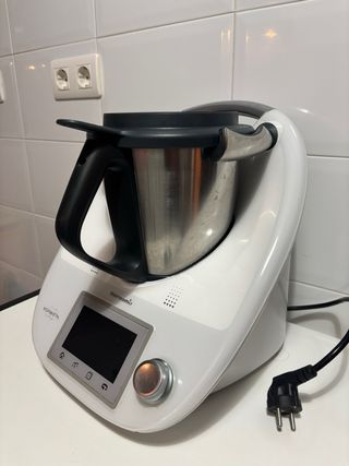 ThermomixTM5 + dos bolsas de viaje.