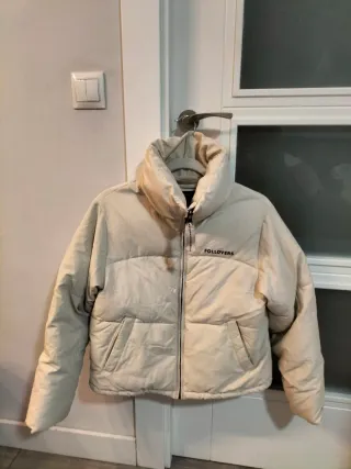 Chaqueta beige acolchada de niña