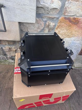 GIVI TREKKER OUTBACK 42 BLACK