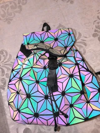Mochila geométrica reflectante