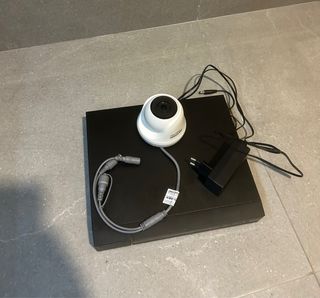 DVR Hikvision 4 Canales+camara 1080