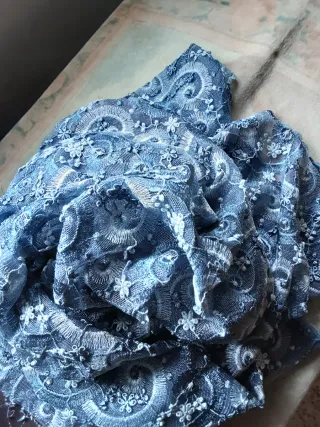 Tessuto pizzo floreale grigio 150x100