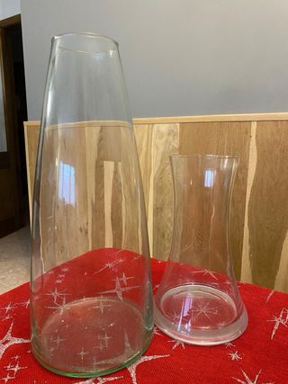 Florero de cristal transparente