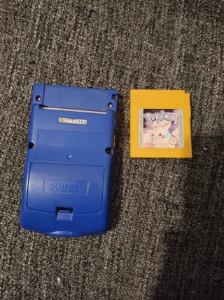 Game Boy Color Pikachu Edición Especial(descripció