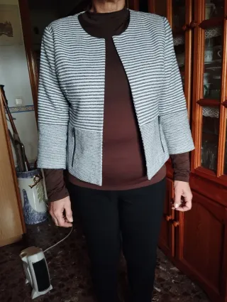 Chaqueta estilo Chanel mujer