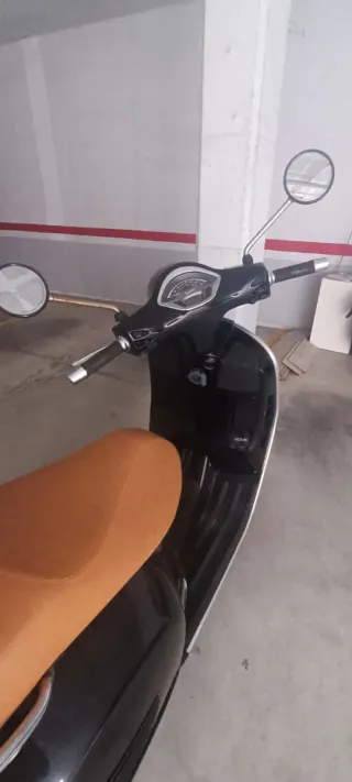 Vespa GTS 125cc 2018 Automática Scooter