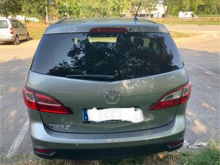 Mazda 5 con 7 plazas, etiqueta amarilla