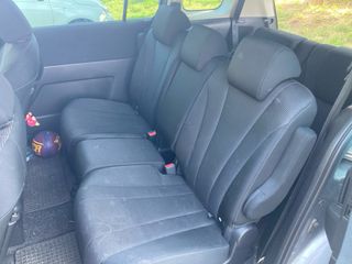 Mazda 5 con 7 plazas, etiqueta amarilla