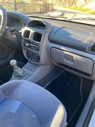 Renault Clio 2000