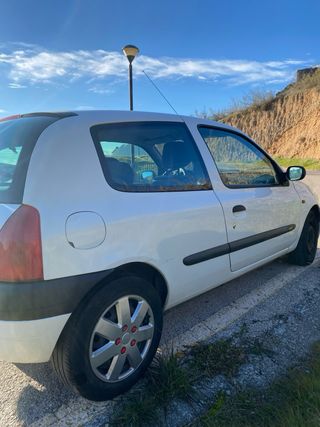 Renault Clio 2000