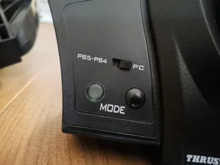 Base Thrustmaster T300 RS + pedali T3PM