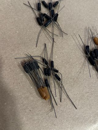 Condensadores Electrolíticos (lee la descripción)