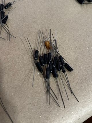 Condensadores Electrolíticos (lee la descripción)