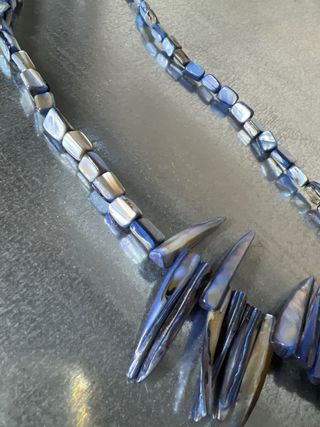 Collana artigianale madreperla blu Etnica