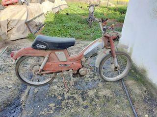 mobilette antiguo y cady