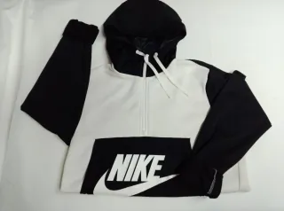 Sudadera Nike con cremallera y logo