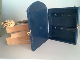 Antiguo guardallaves decorativo