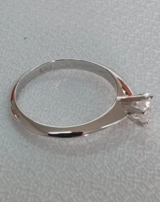 Anillo MOISSANITA 0.5 QUILATES