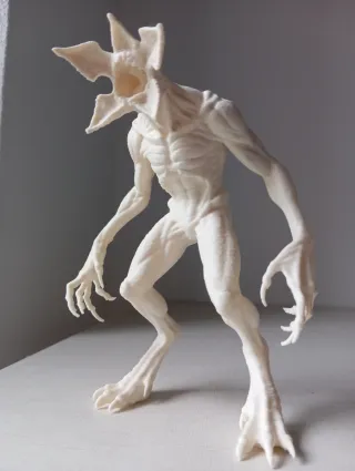 Estatuilla Demogorgon lista para pintar