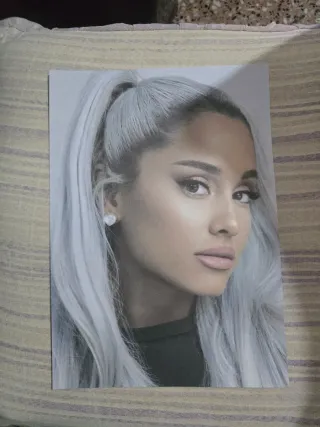 Set di 9 Poster di Ariana Grande