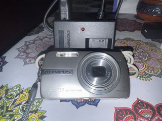 Cámara Olympus u 750 Weather Plateada