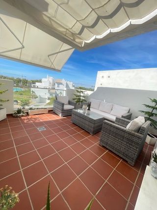 Se alquila magnífico ático en Costa Ballena