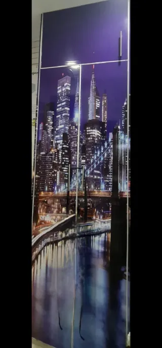 URGE.Mueble Escobero vinilado foto puente de New Y