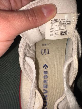 Tenis Converse Blancos y Rojos