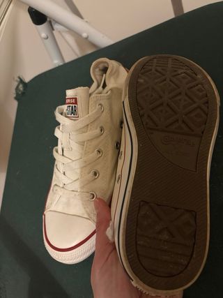 Tenis Converse Blancos y Rojos