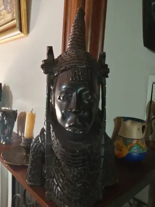 Figura guerrero ébano tallado