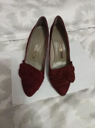 Zapatos de tacón Gino Vaello rojos