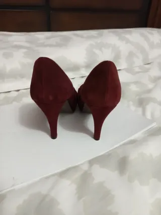 Zapatos de tacón Gino Vaello rojos