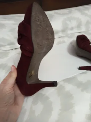 Zapatos de tacón Gino Vaello rojos