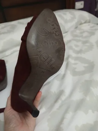 Zapatos de tacón Gino Vaello rojos