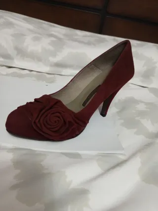 Zapatos de tacón Gino Vaello rojos