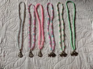 Collane con perline e ciondoli