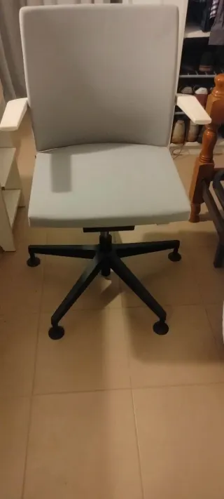 Silla de oficina giratoria