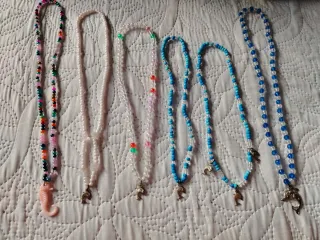 Collane con perline e ciondoli