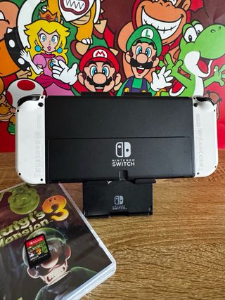 Nintendo Switch OLED + Luigi's Mansion 3