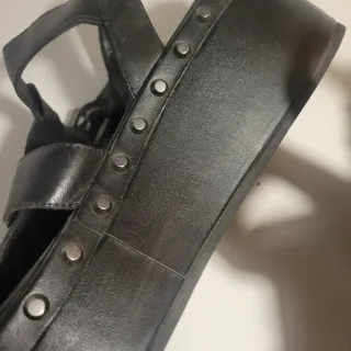 Sandalias Góticas Negras Plataforma Tachuelas GEOX