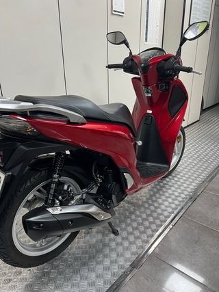 Honda SH 125 ABS Scooter Rojo