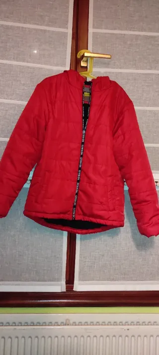 Chaqueta MO Kids Talla 11/12 Roja