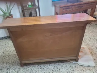 Mueble recibidor de madera tallada